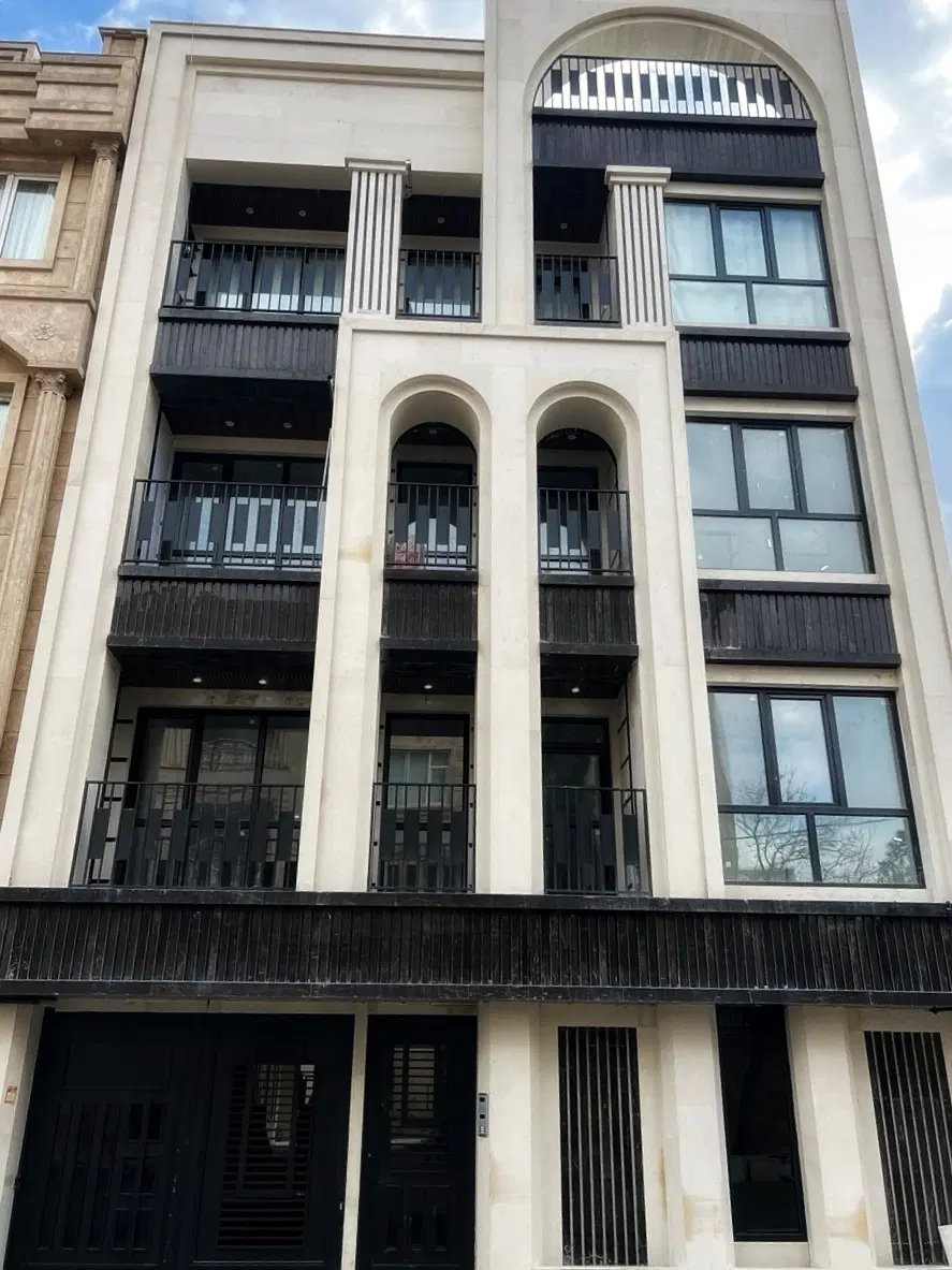 ۱۰۵ متر روبه نما