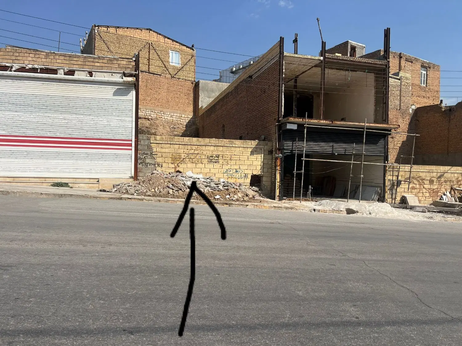 فروش یک قطعه زمین تجاری