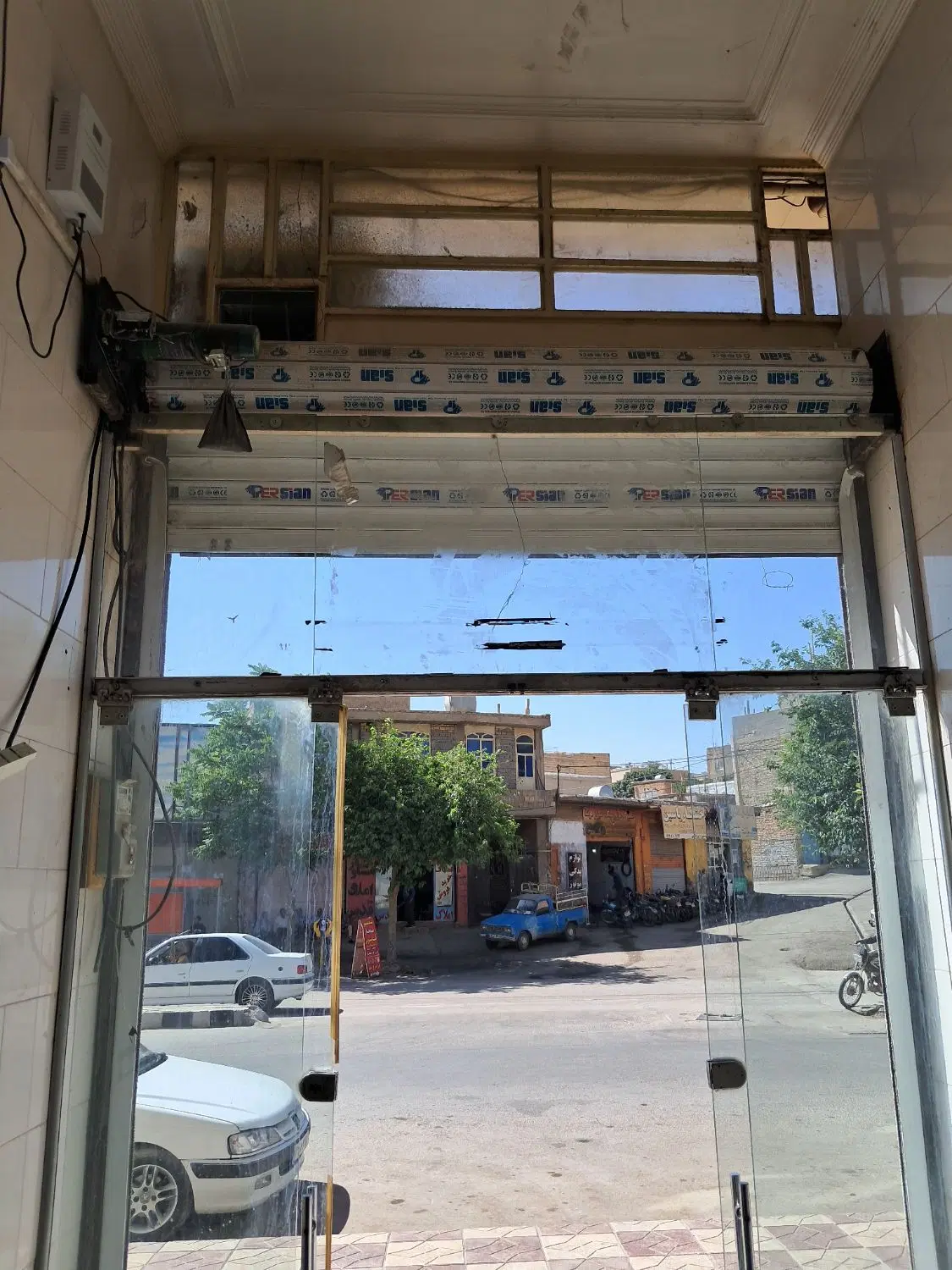 مغازه ۳۰ متری بالکن  ۱۰ متری