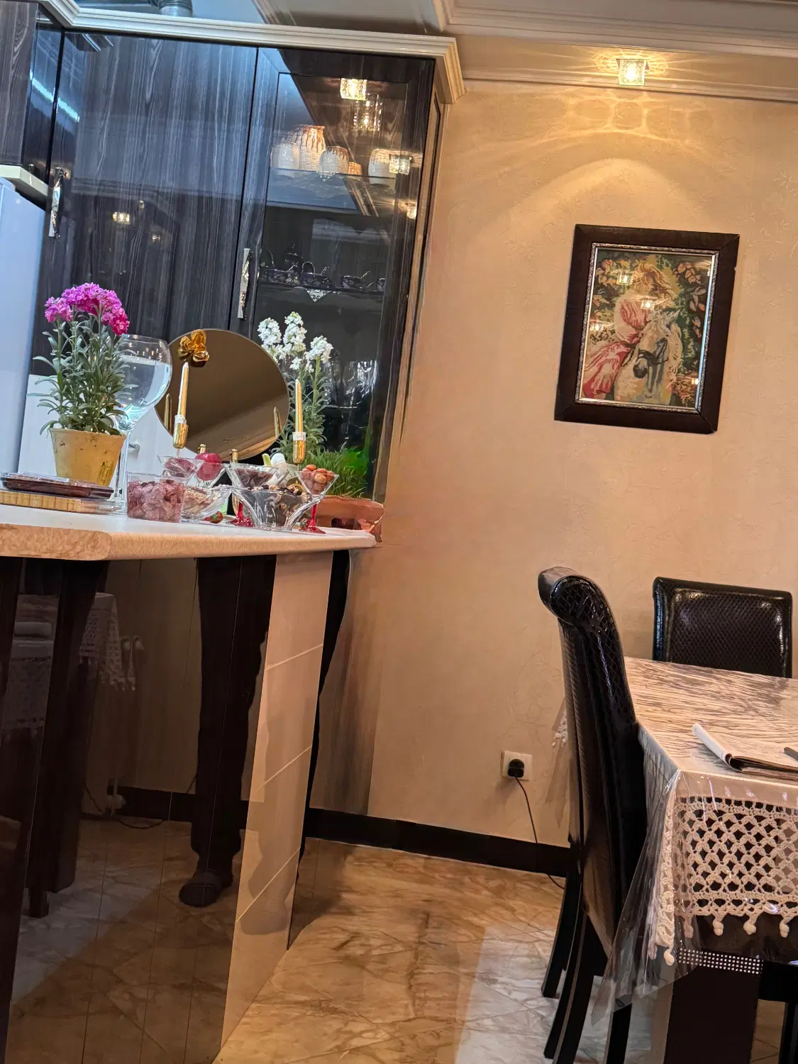 اجاره واحد ۹۰ متری تمیز بین ملاهادی و اسماعیل بیک