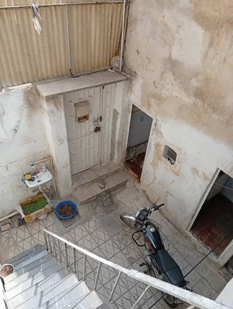 خانه کلنگی ۴۳ متری در اتابک