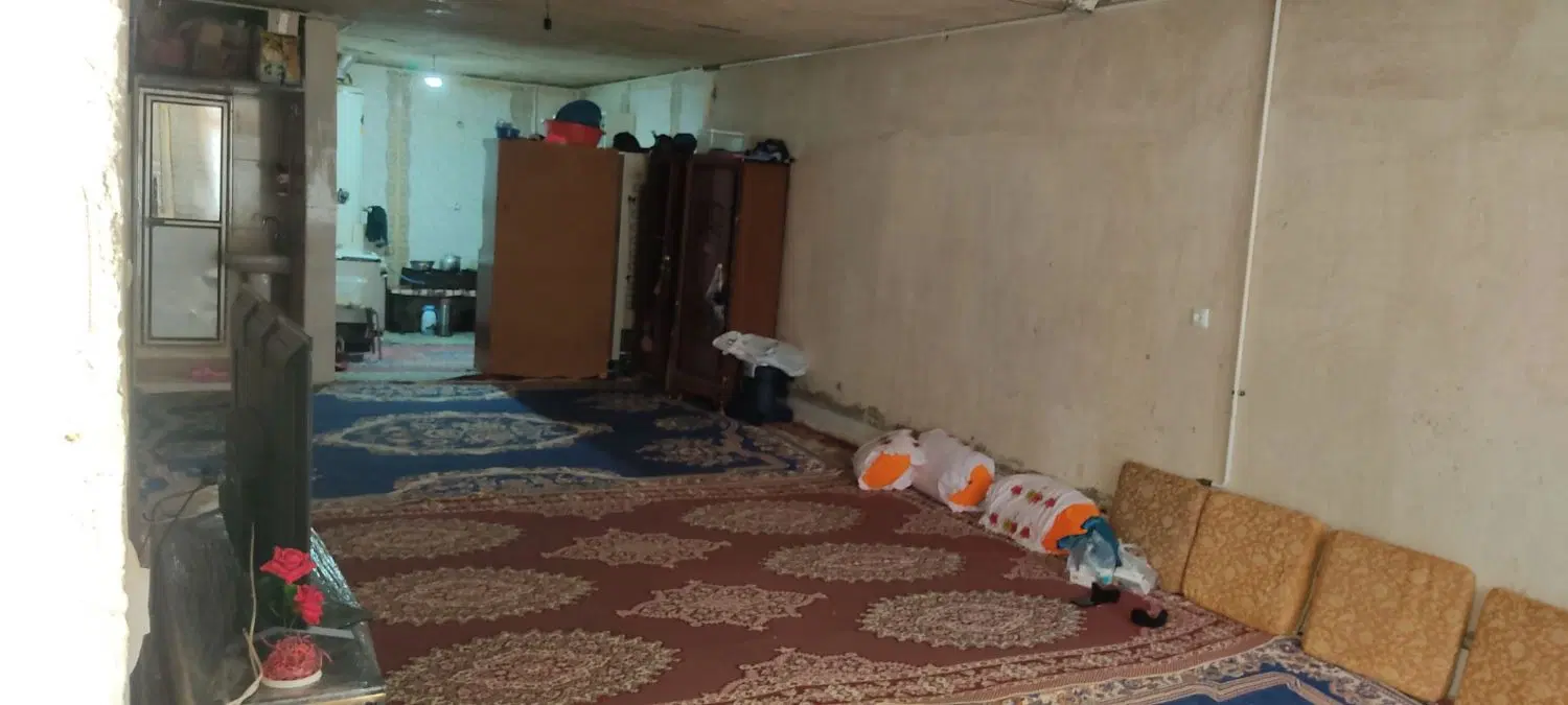 خونه کلنگی نزدیک ۴ را معلم