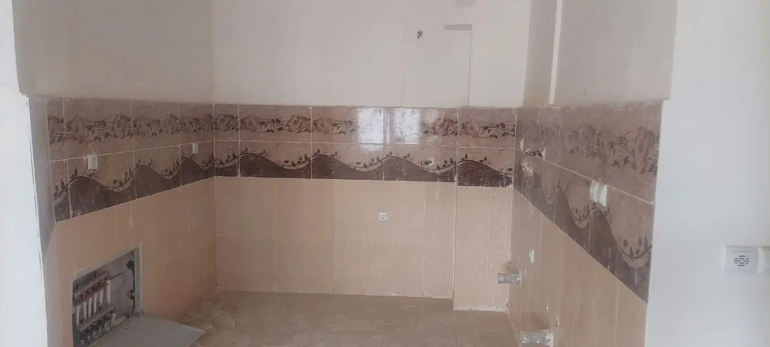 آپارتمان ۷۸ متری خام واقع در گلبهار