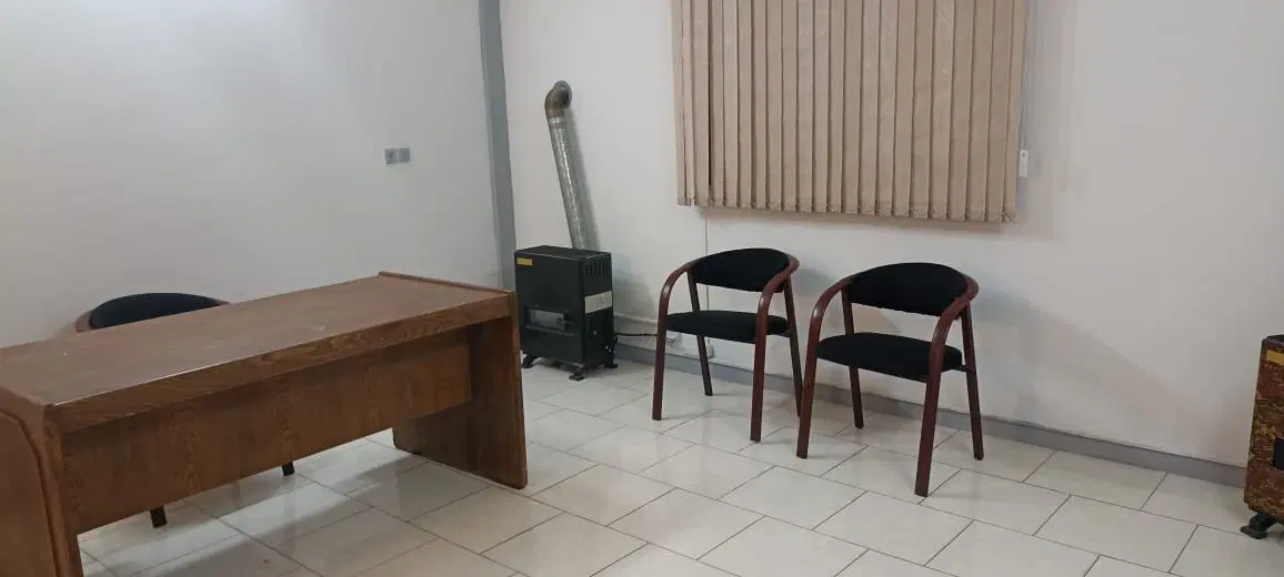 ۳۲ متر دفتر کار در میدان انقلاب