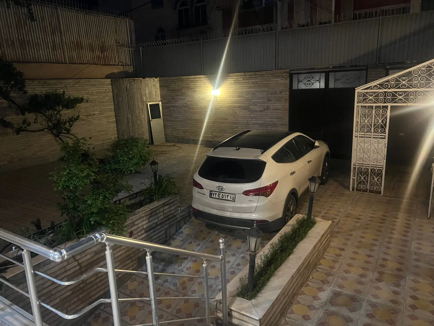 حیاط ویلایی ۳۵۰ متری آبرسان مهرگان