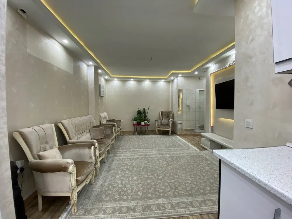 ۴۹ متری _  پارکینگ دارد _   دسترسی مترو