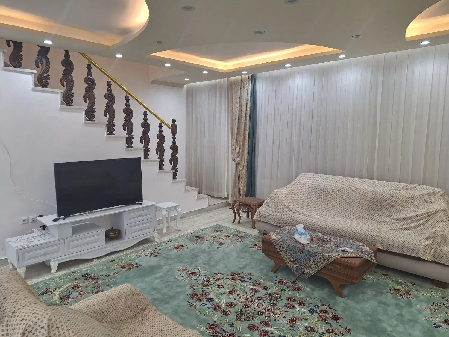 خانه ۳ طبقه  خیابان دانشگر