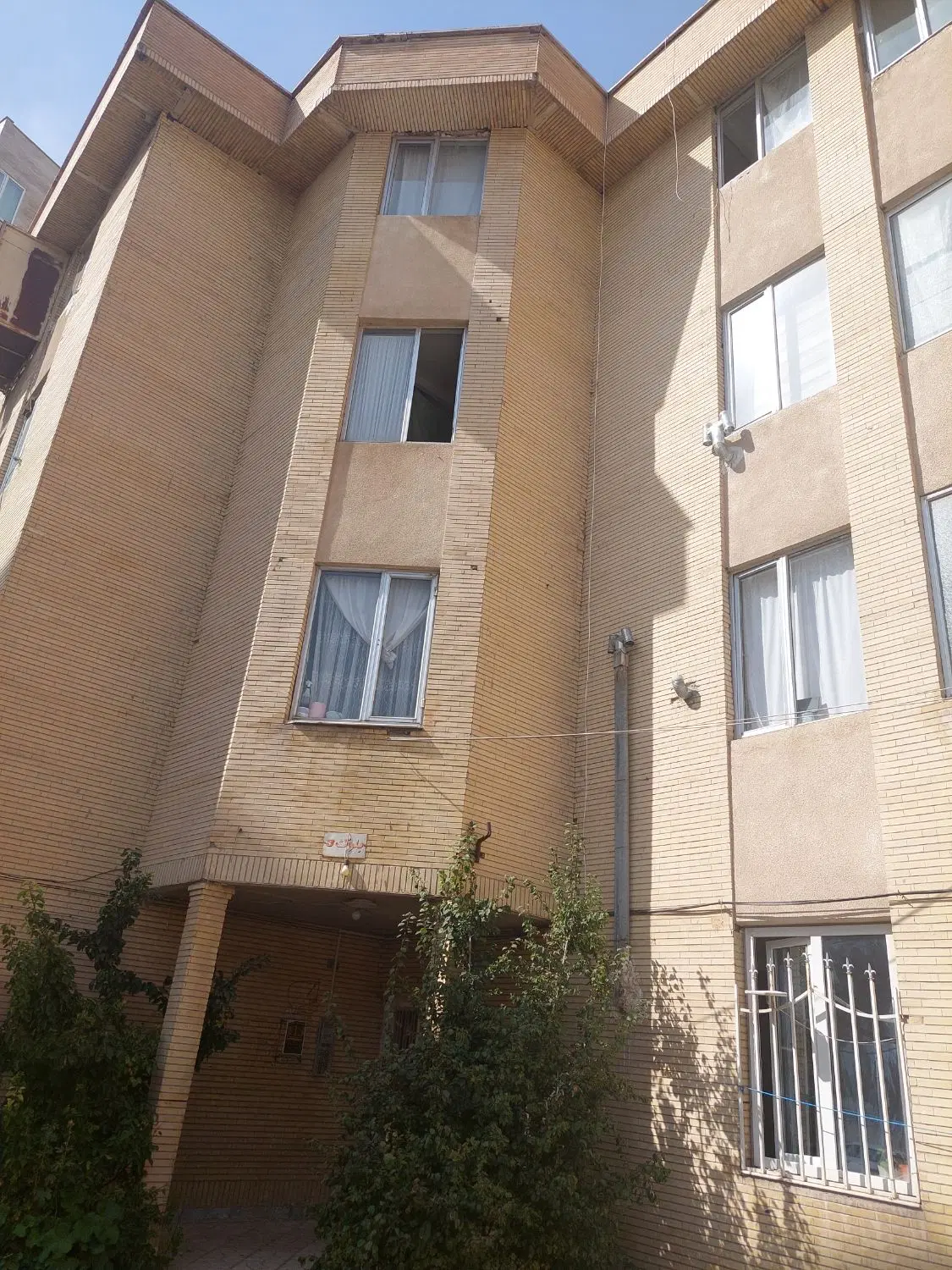 آپارتمان ابروان