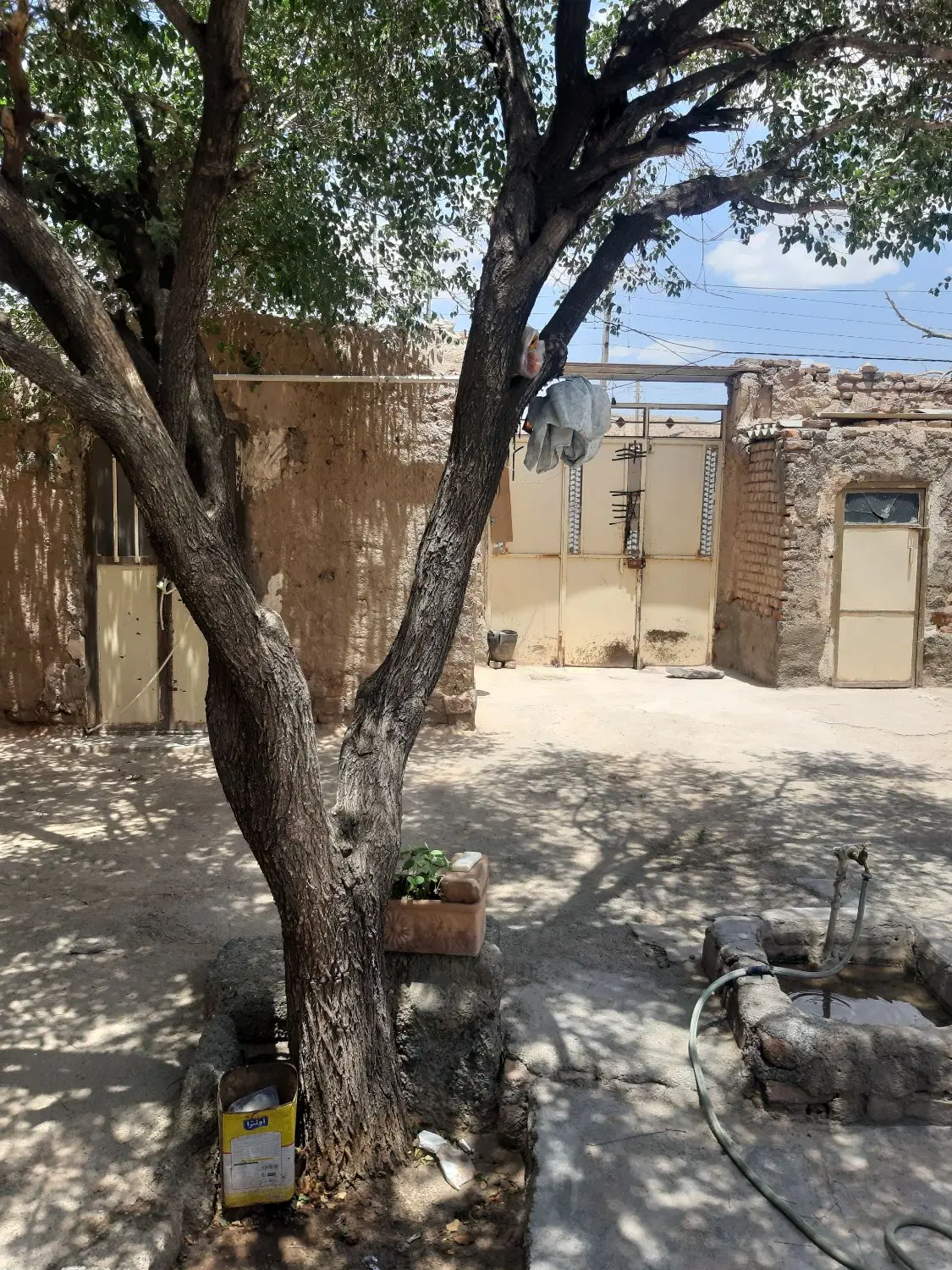 خانه ویلایی قدیمی