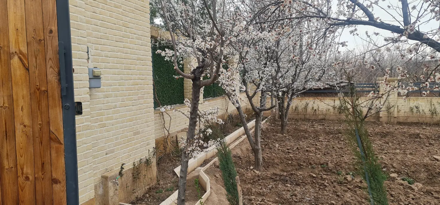 زمین ۴ دیواری سندار شهرکی با امکانات اب برق گاز