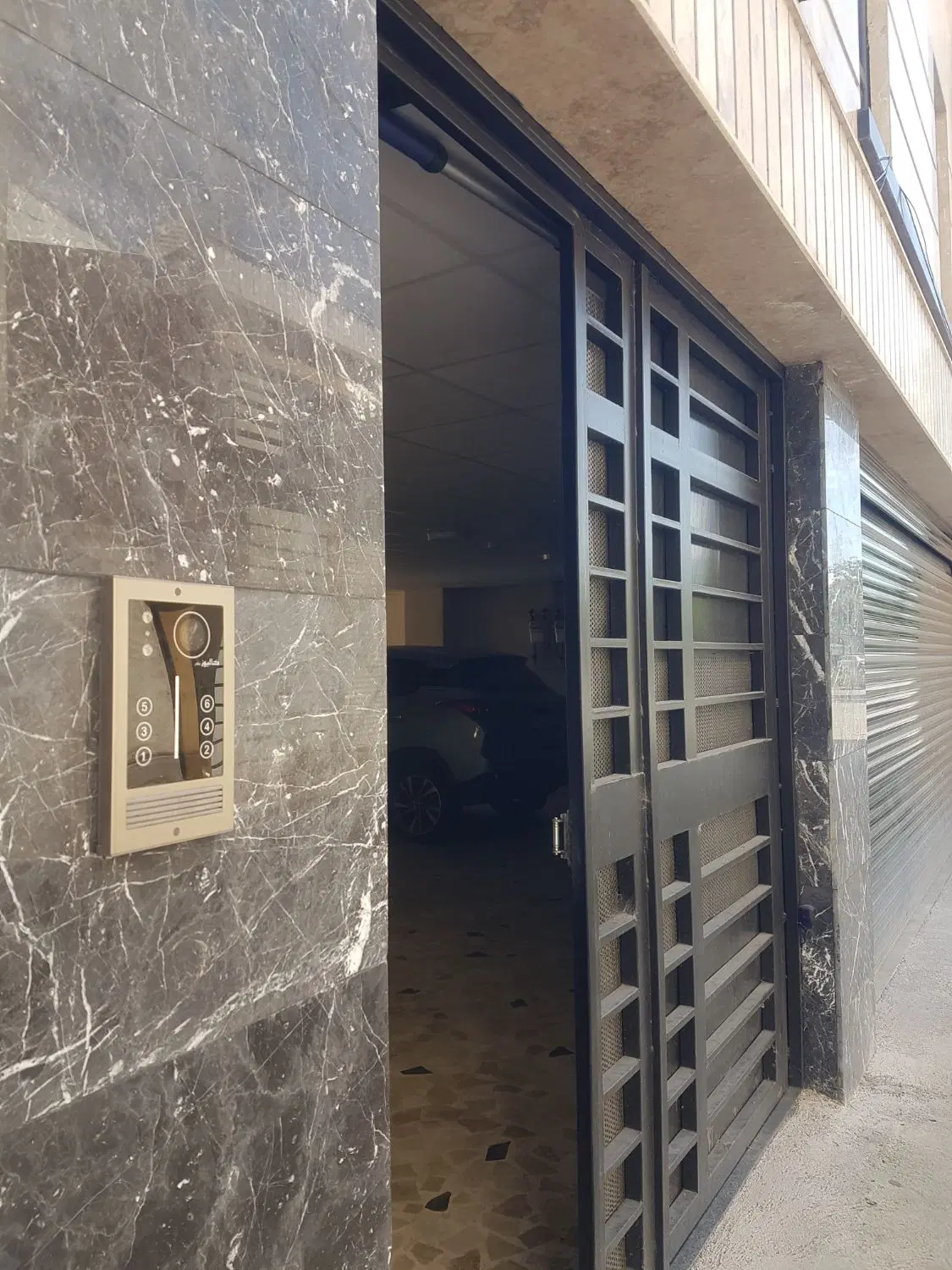 آپارتمان در لاکان