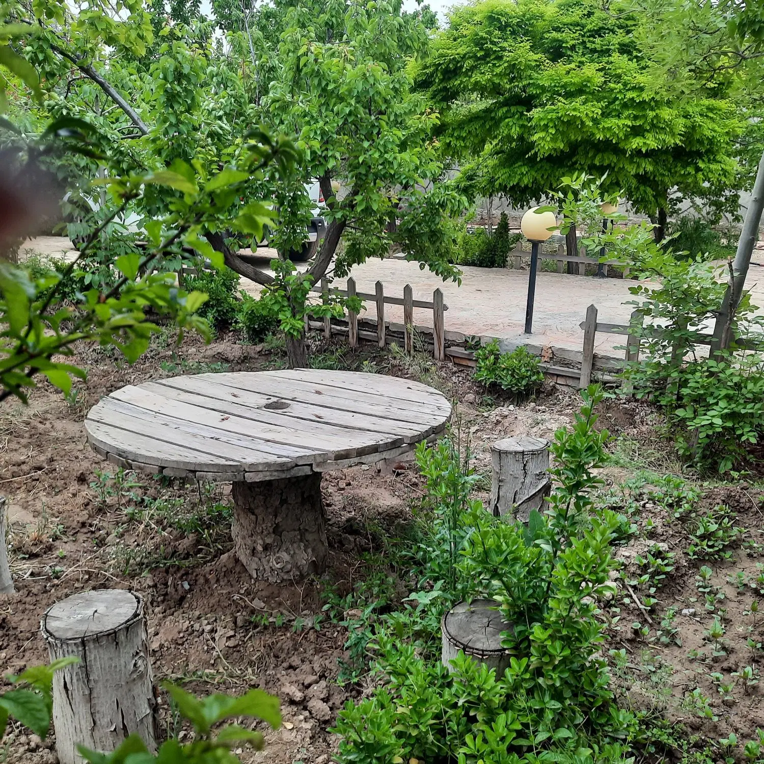 باغ‌ویلای ۹۰۴ متری مجهز و مبله