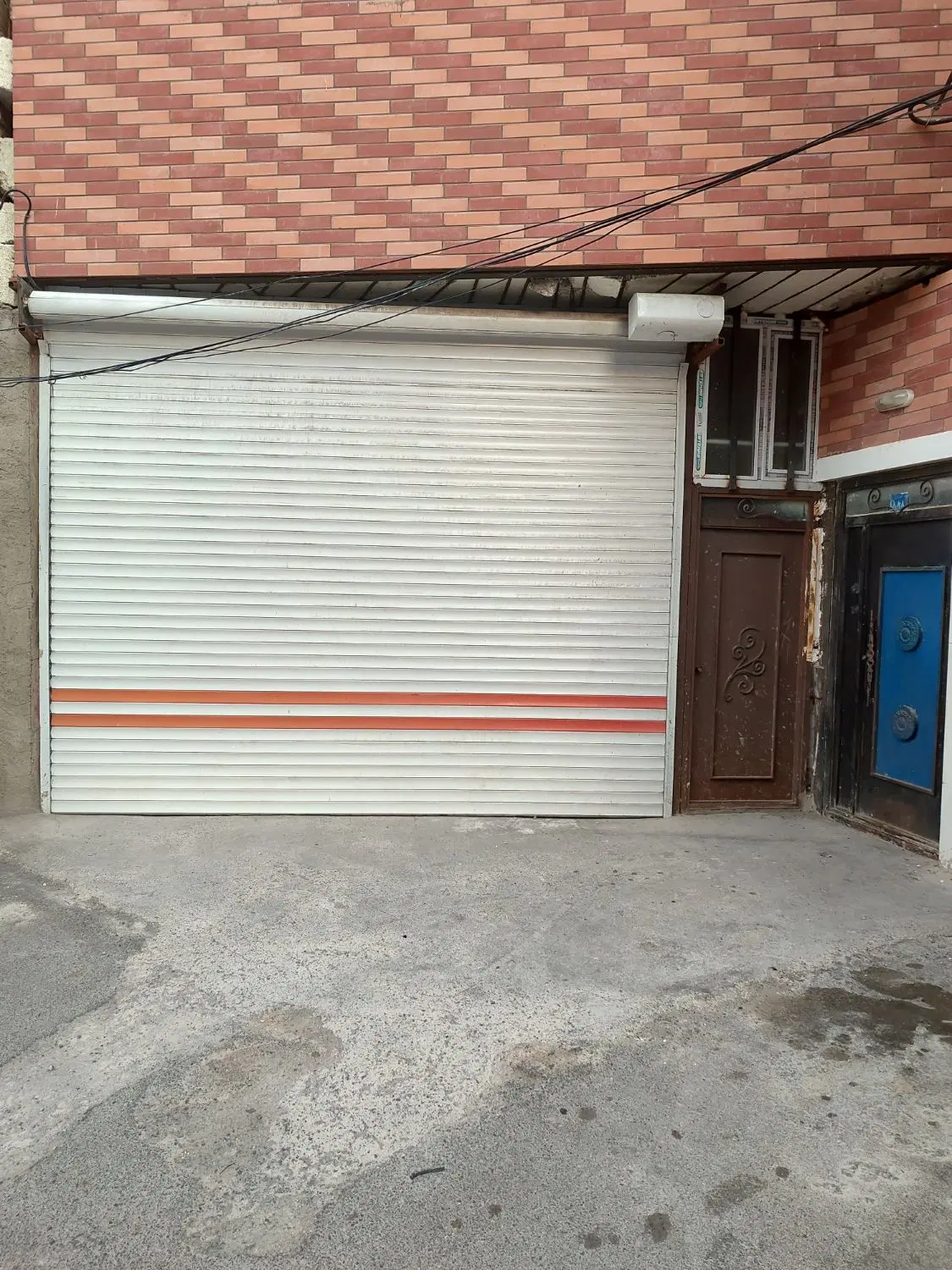 پارکنیگ قابل تبدیل به مغازه