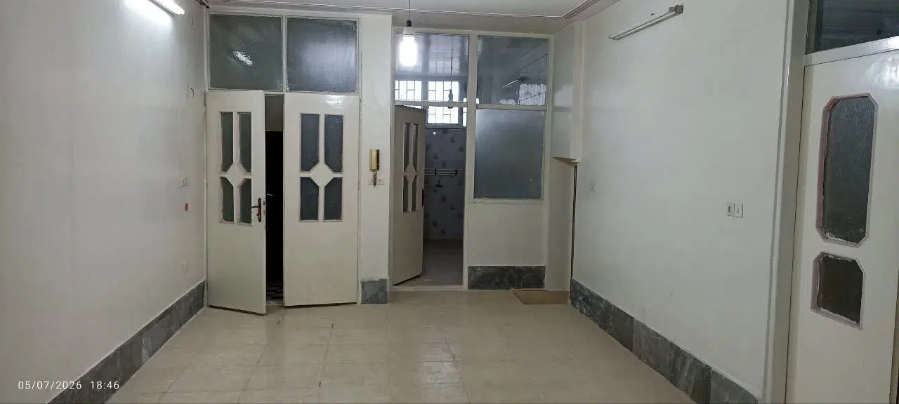 زیر زمین دربست