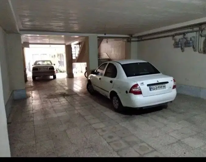 ۶۰ متری همراه با پارکینگ