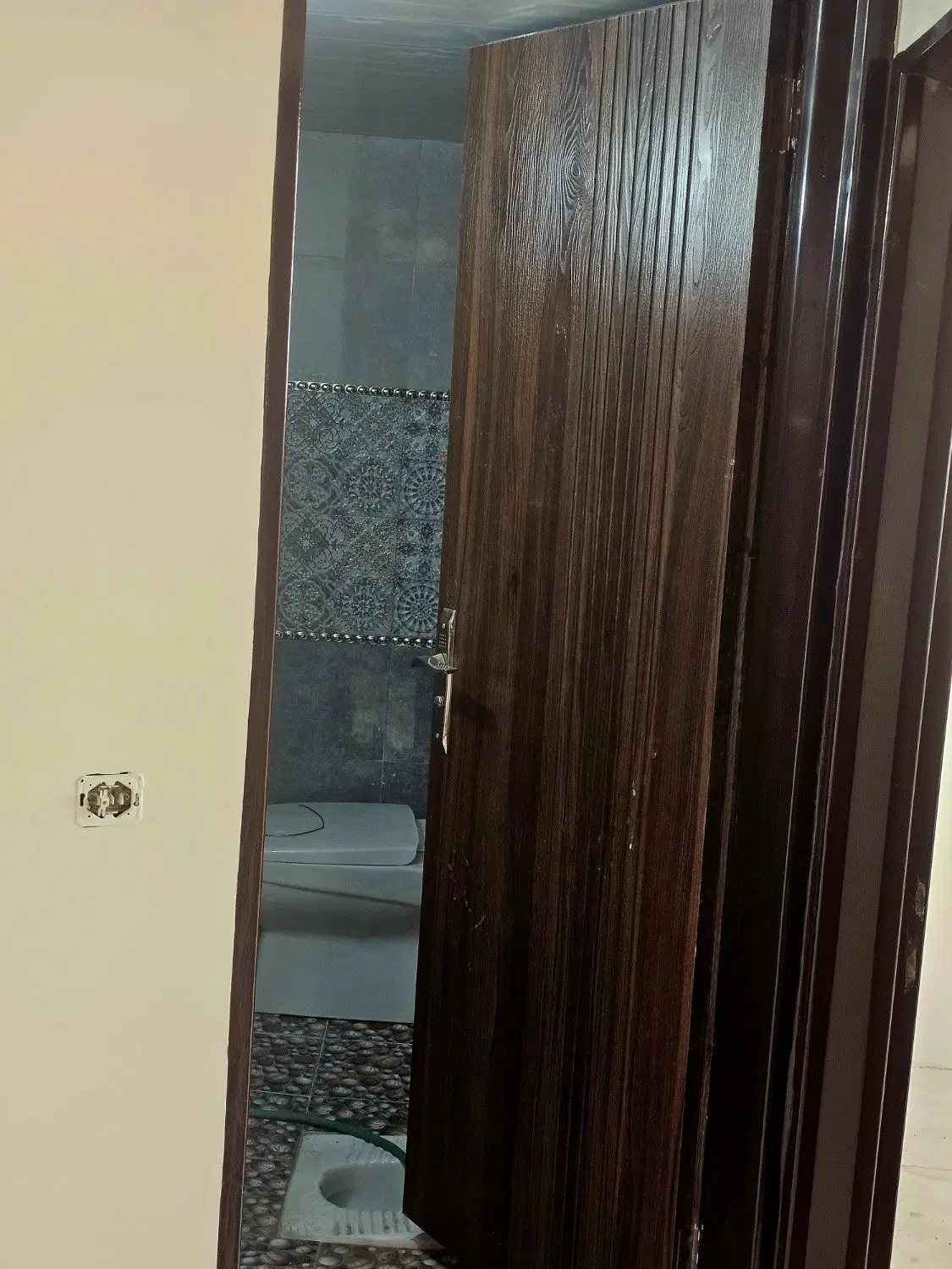 آپارتمان پلاک چهارم خیابان اصلی