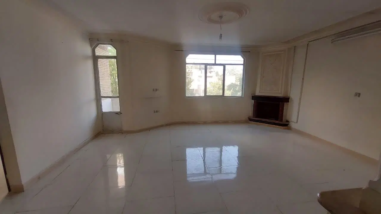 ۱۰۰ متر همکف اندیشه بی واسطه