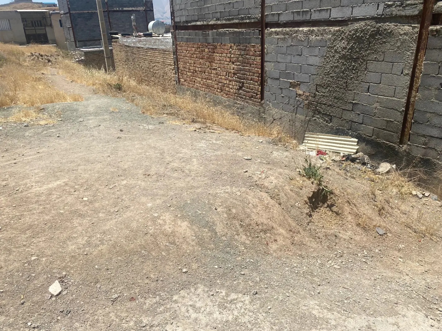 زمین نایسر