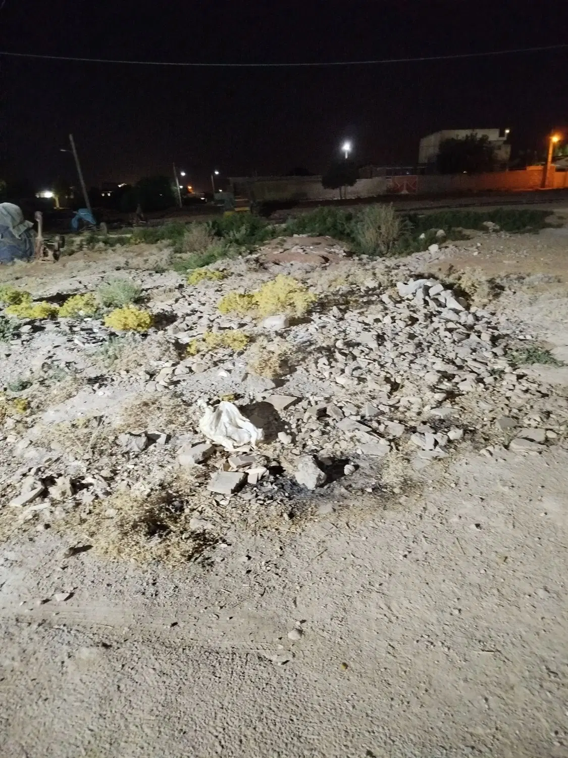 زمین روستای دیناروند