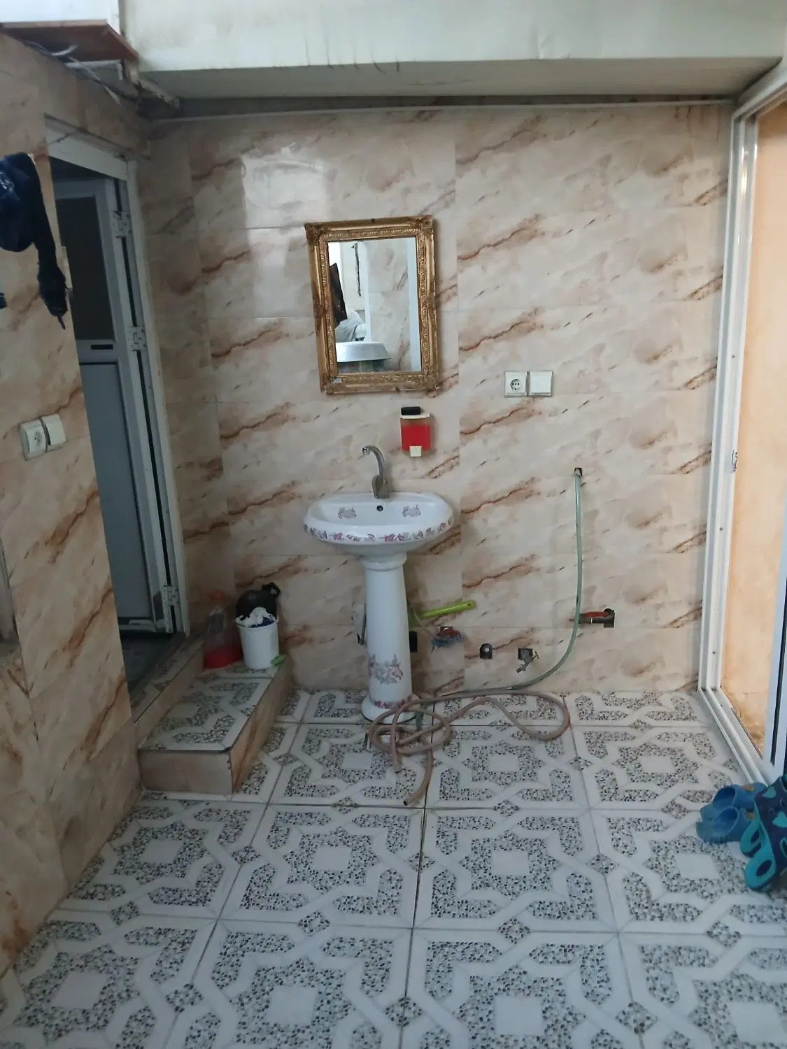 اجاره یک واحد مسکونی طبقه همکف بنیاد