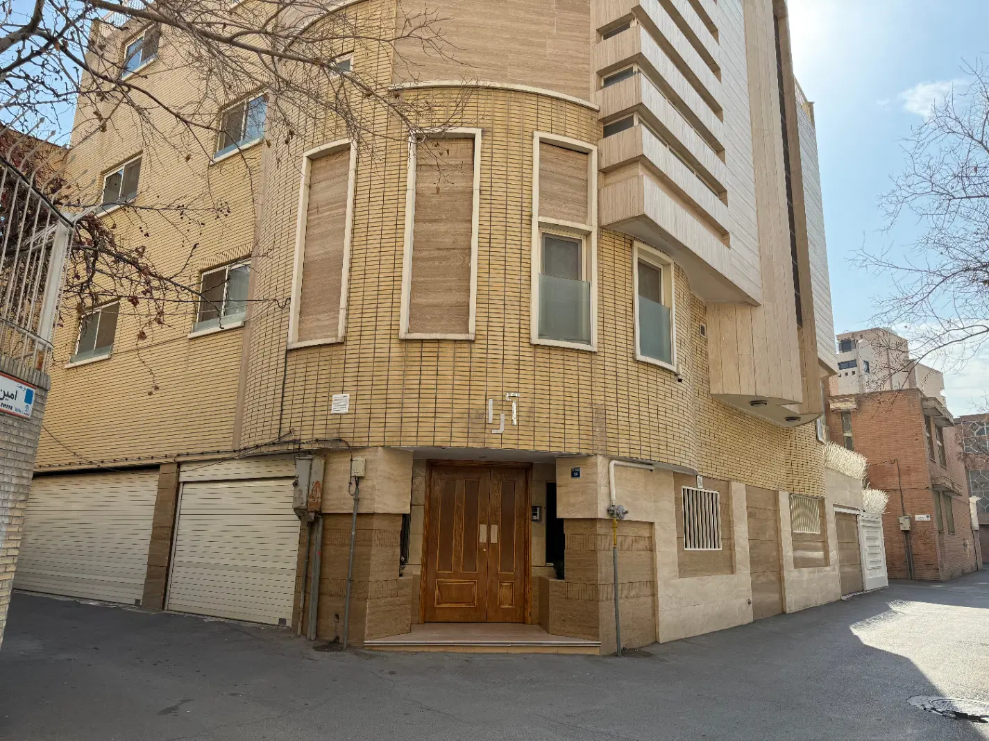 172متر(واحدویلایی)(باغ دریاچه)