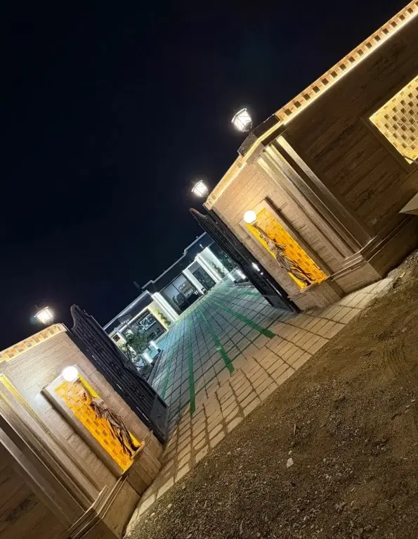 زردنجان استخر سرپوشیده اب گرم