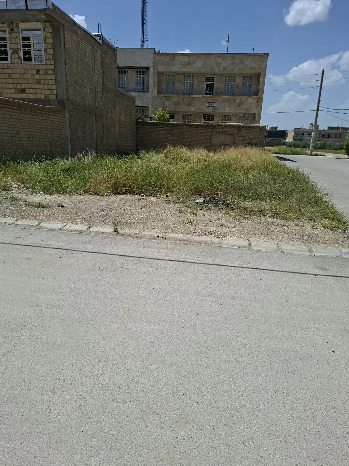 فروش یک قطعه زمین