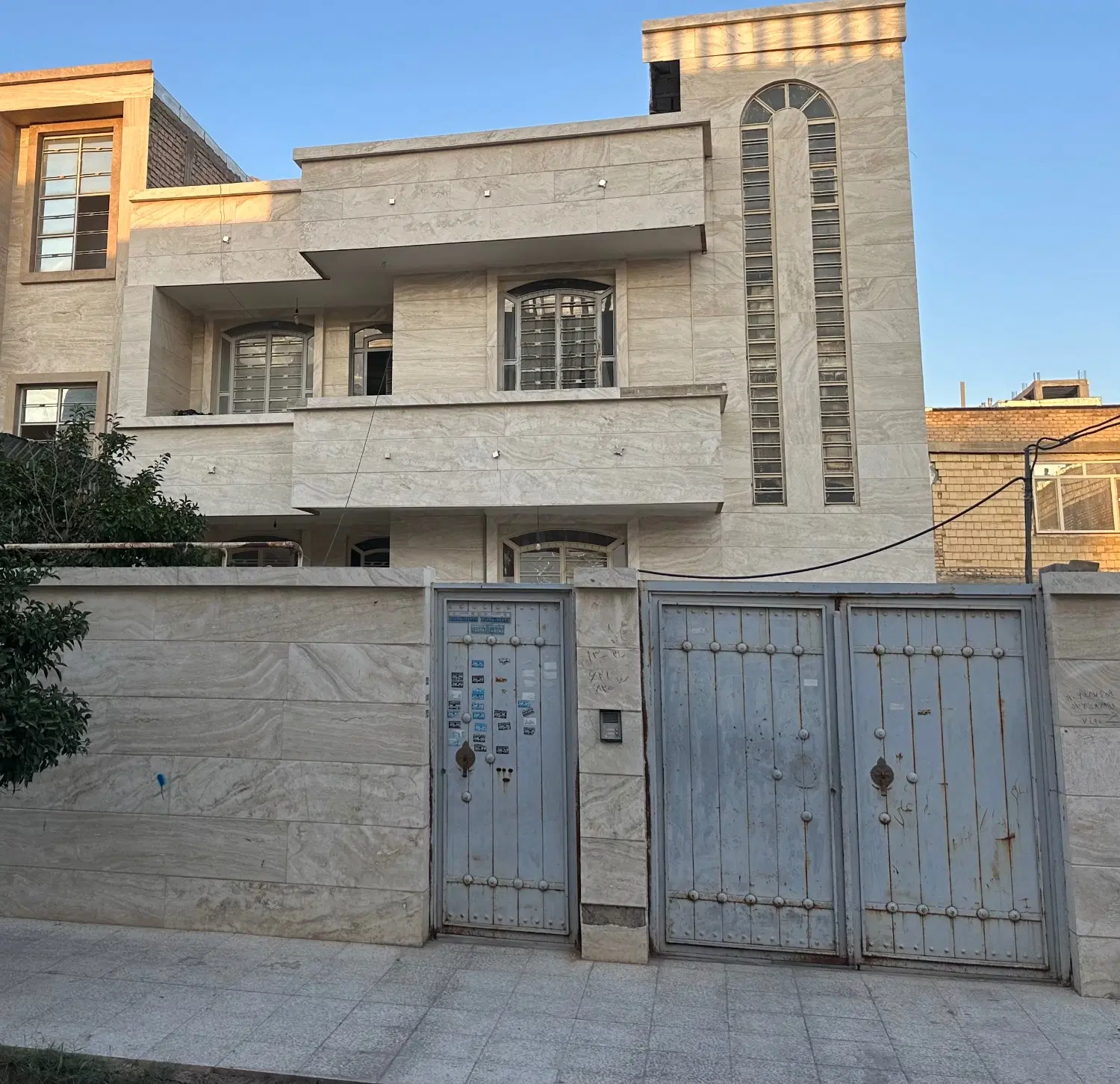 منزل دو طبقه ویلایی