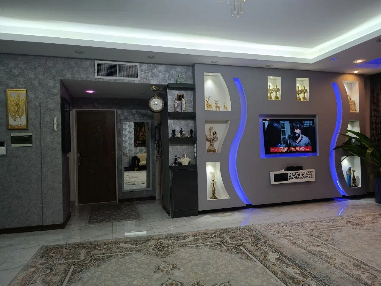 آپارتمان شیک دو خوابه در فاز دو اندیشه