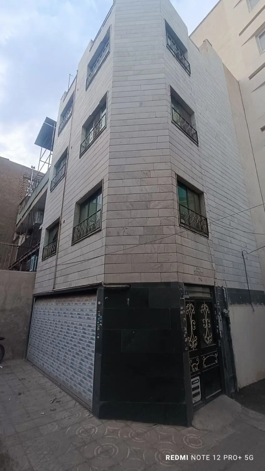 48 متر تکواحدی بازسازی شده شیرازی