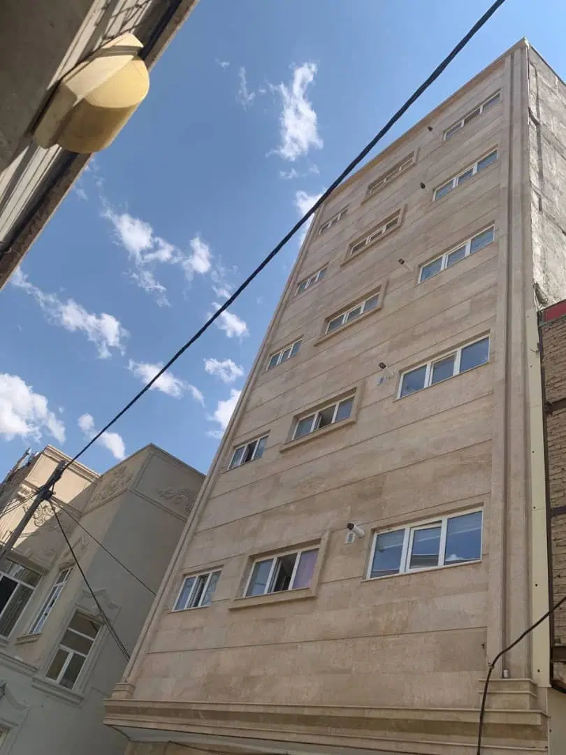 گلشهر،پرواز واحد ۱۸۵ متر دونبش