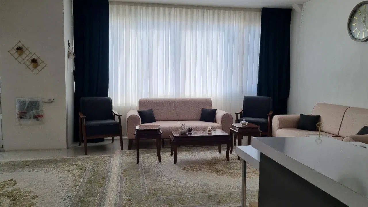 ۹۴ متری_ اول نسترن_ ۷ واحدی _ ۲ سال ساخت