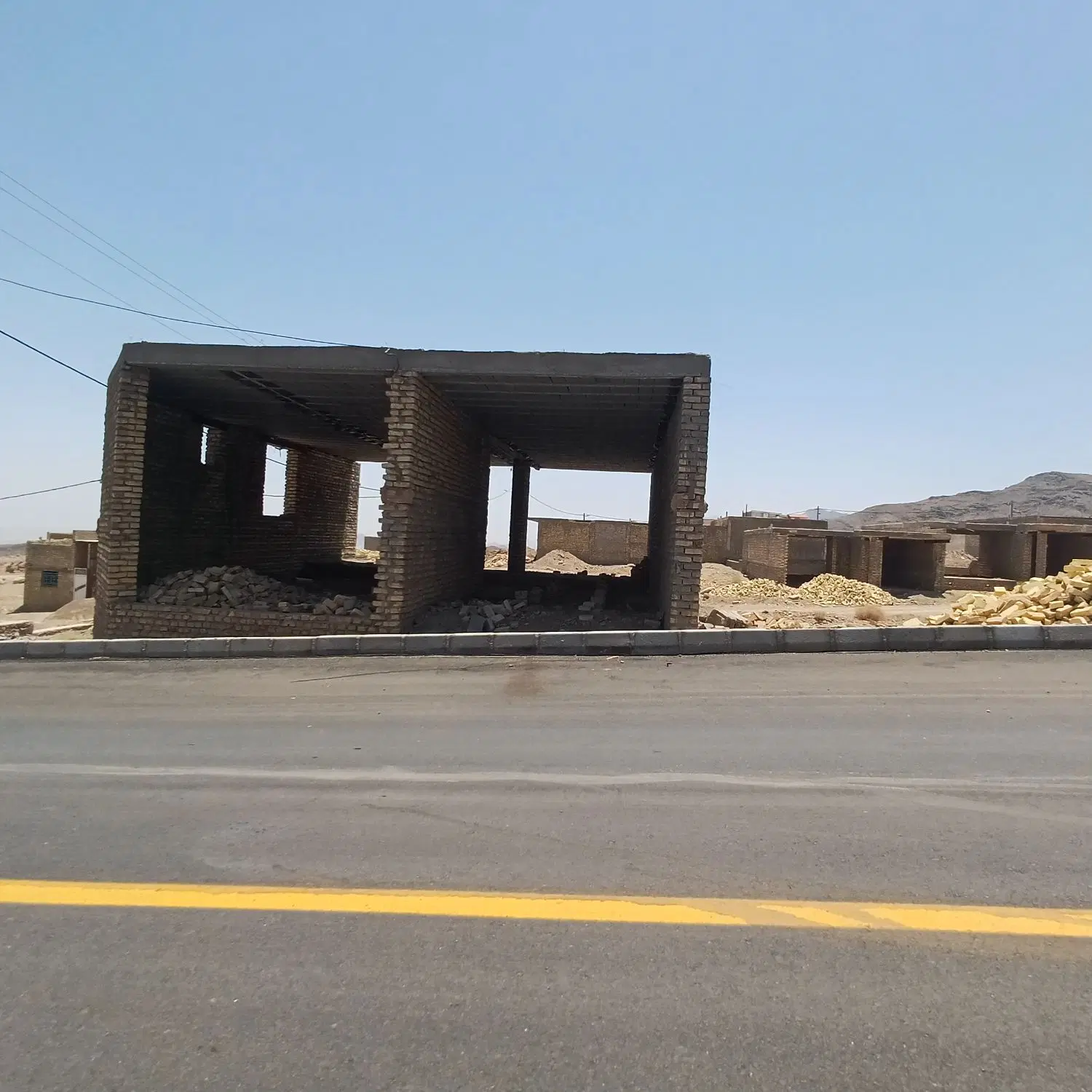 زمین نیمه ساز روستا