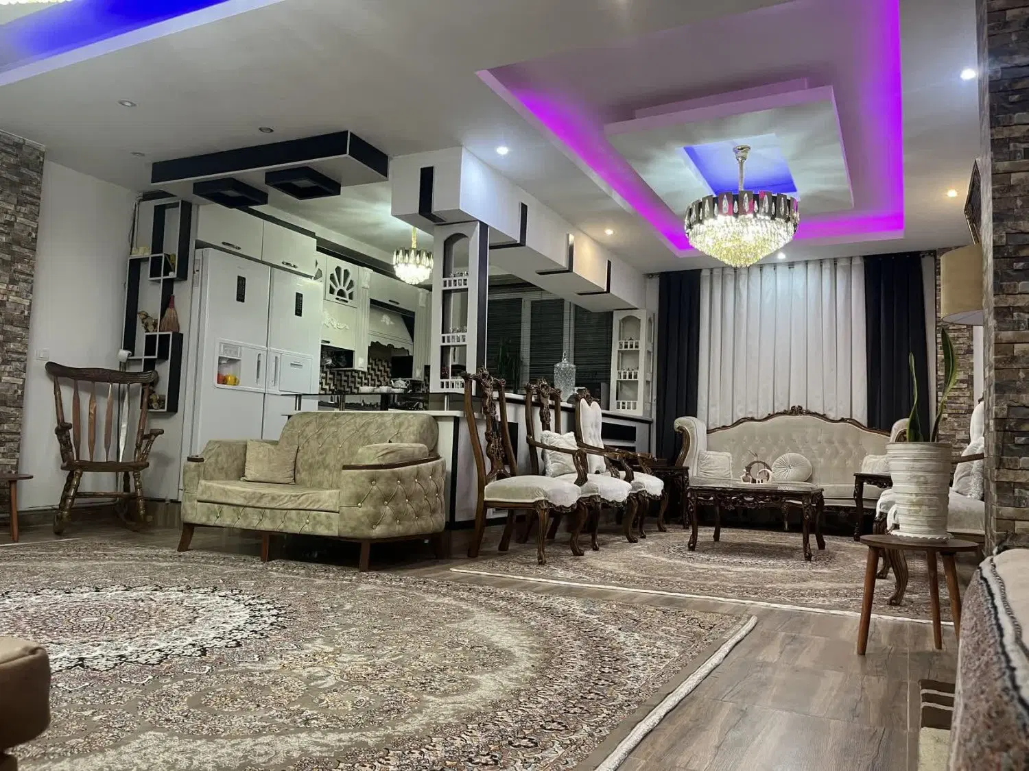 آپارتمان ویلایی یک طبقه حیاط دار