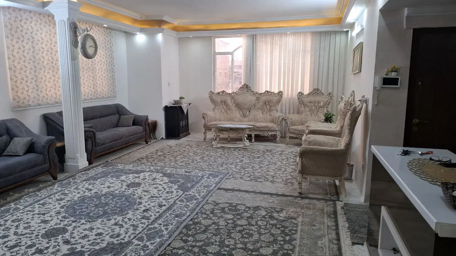 آپارتمان طبقه اول روی پیلوت چهارراه عبدالمطلب