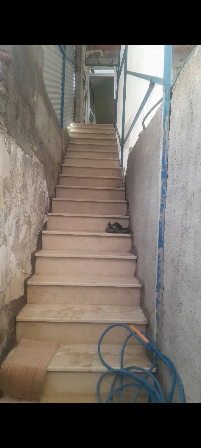خانه دوطبقه طبق دوم اجاره داده میشه راه ورودی جدا