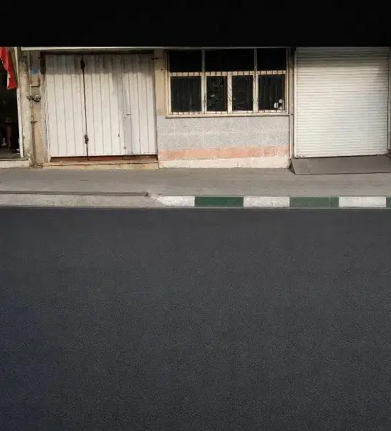 مغازه ۲۰۰ متری