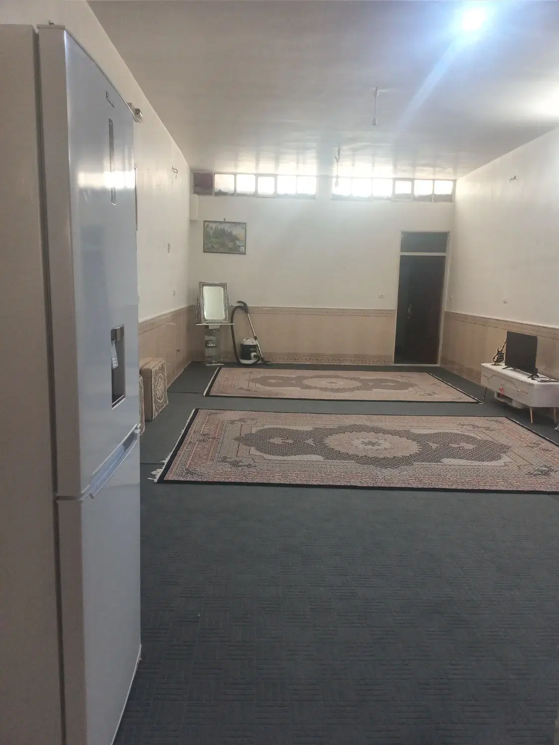 زیر همکف بدون حضور صاحبخانه بهرخیابان