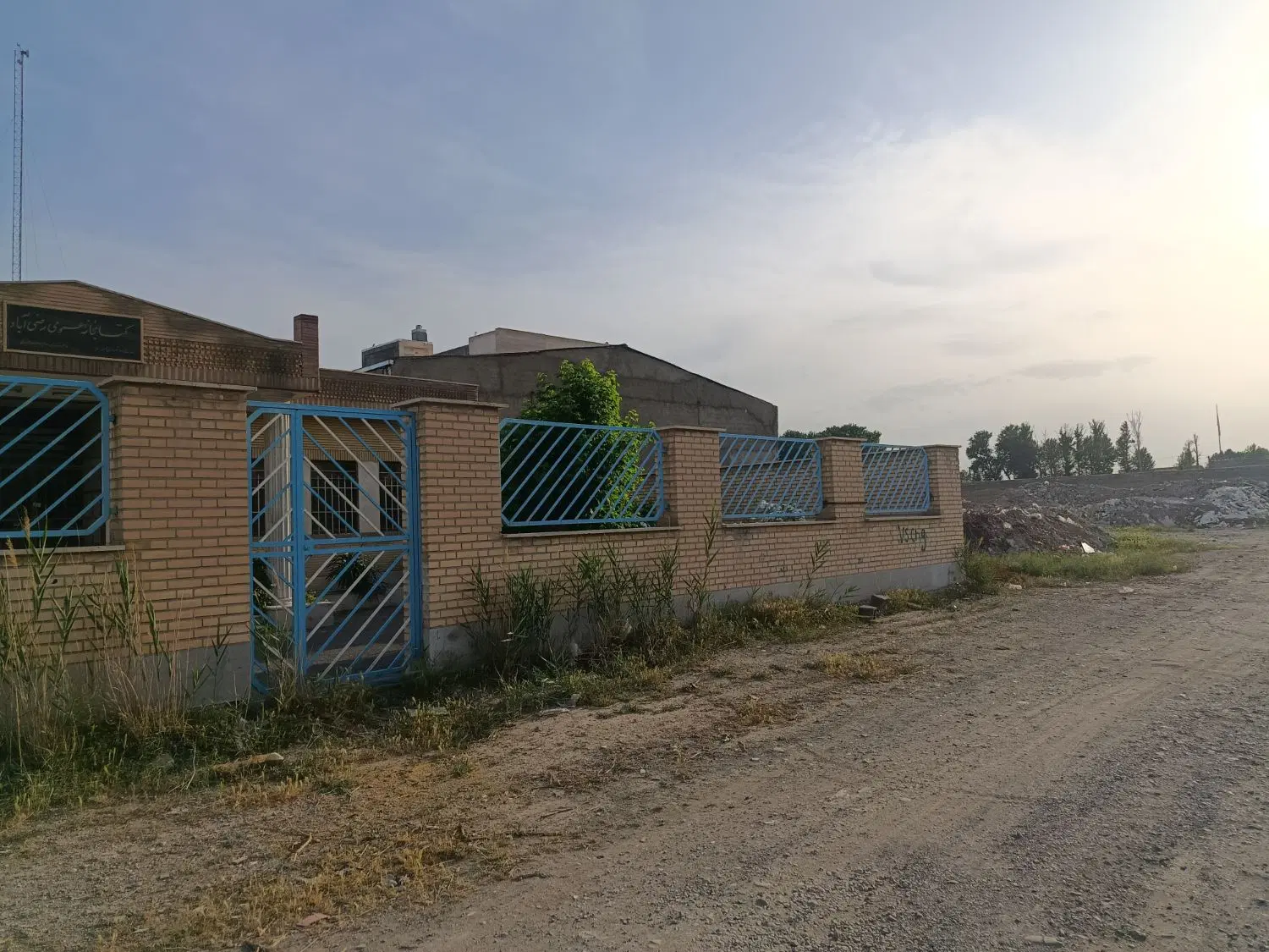 زمین بر خیابون ۱۲۷ متر