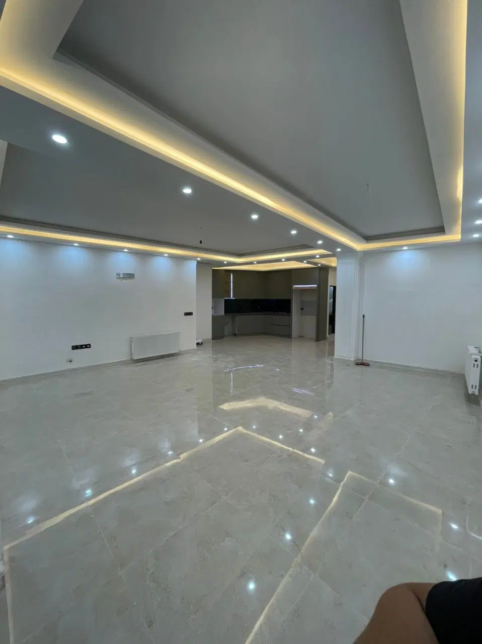 ۱۴۰ مترمربع ، فول امکانات ، تاپ لوکیشن