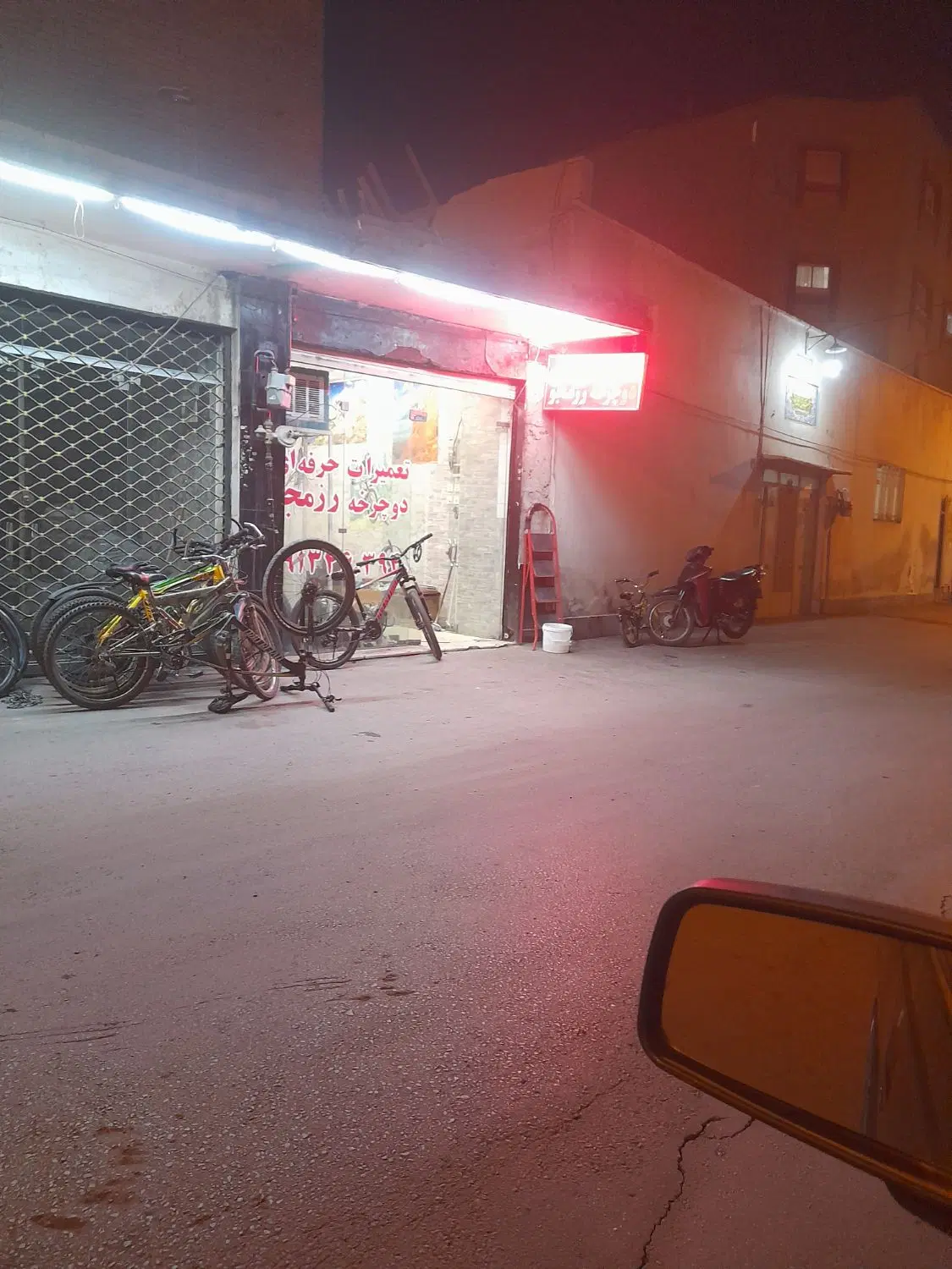 مغازه ۲۰ متری خیابان مولوی