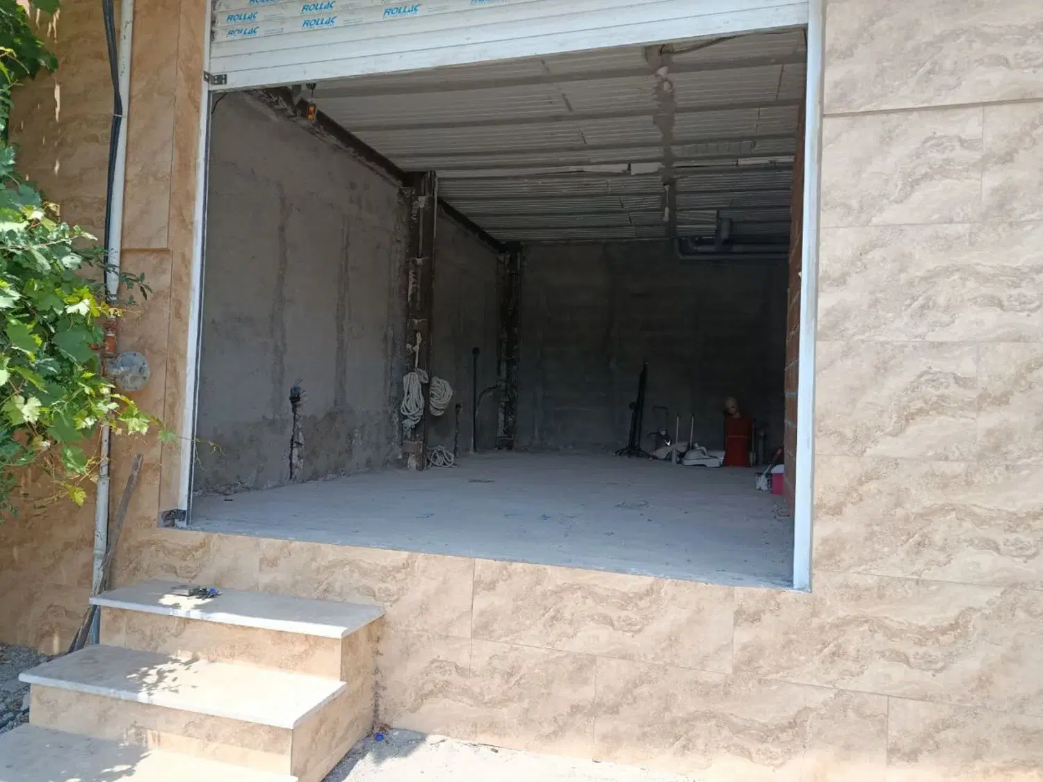 انبار یا مغازه