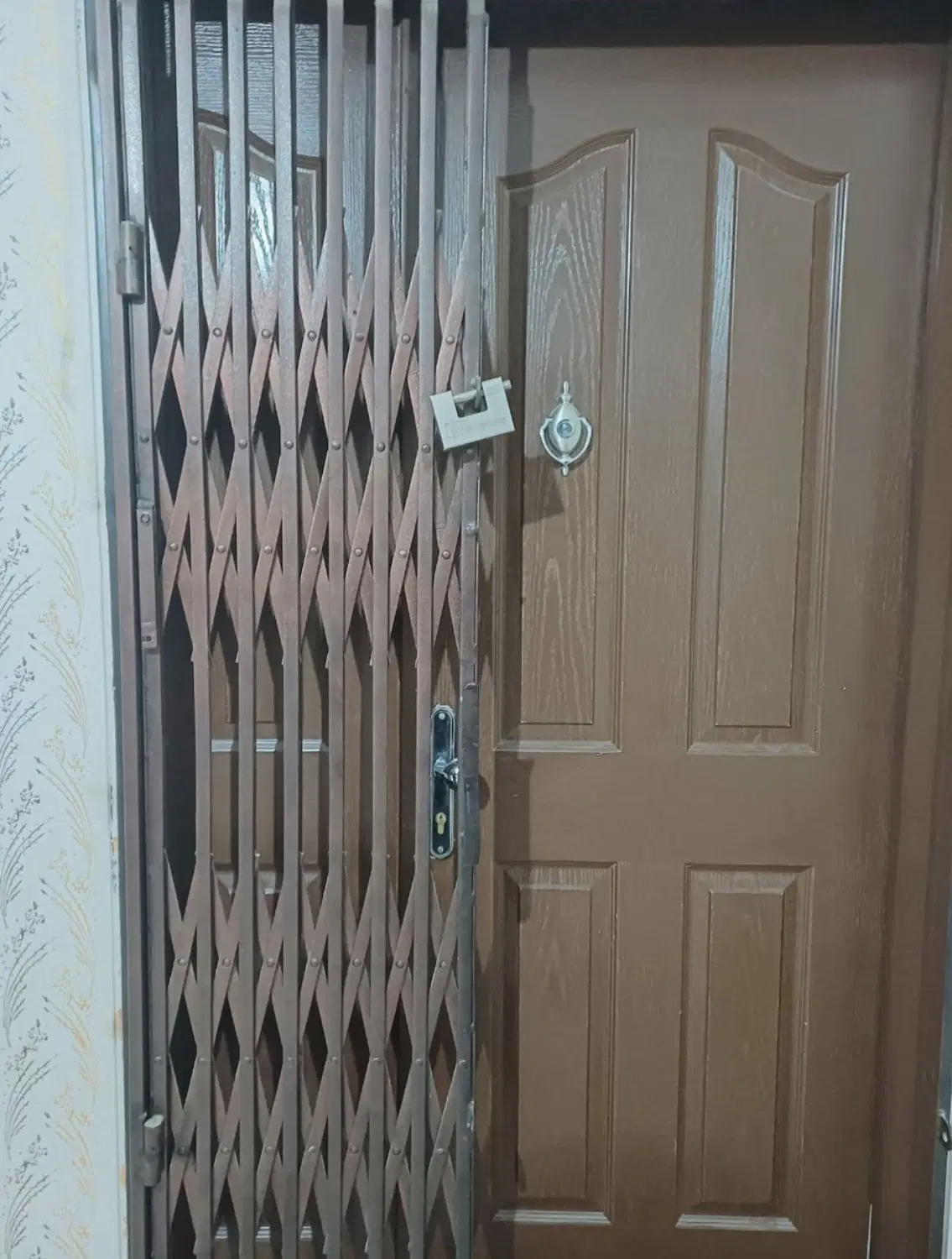 شهرک گلستان _ خیابان مهر _ سنددار