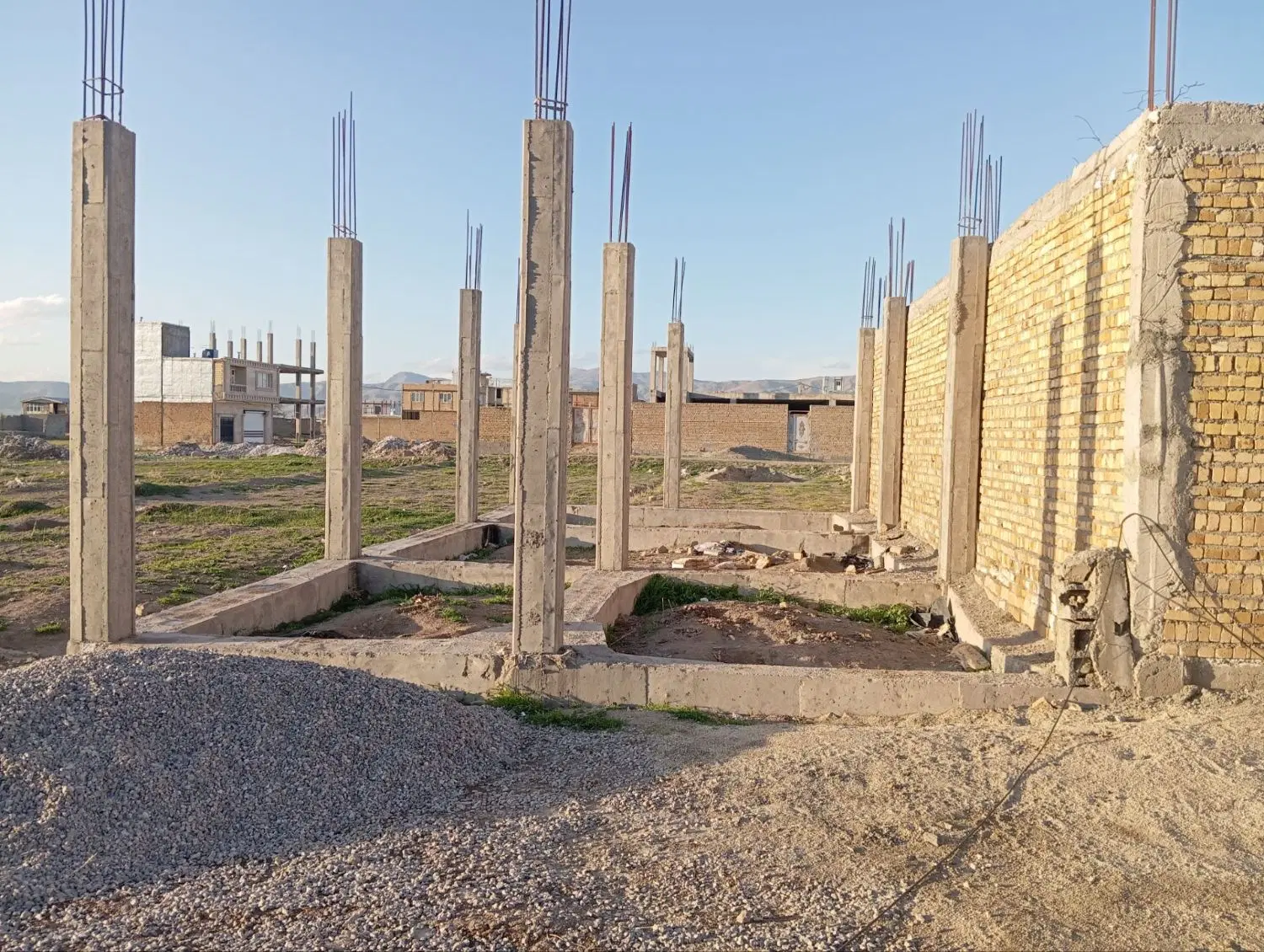 زمین صدمتری کوچه های شاهد ناصردین .