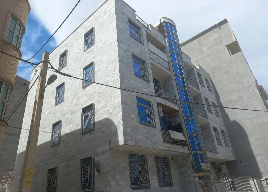 واحد۹۰متری دونبش مرکز شهر جنب بانک ملت شعبه مرکزی