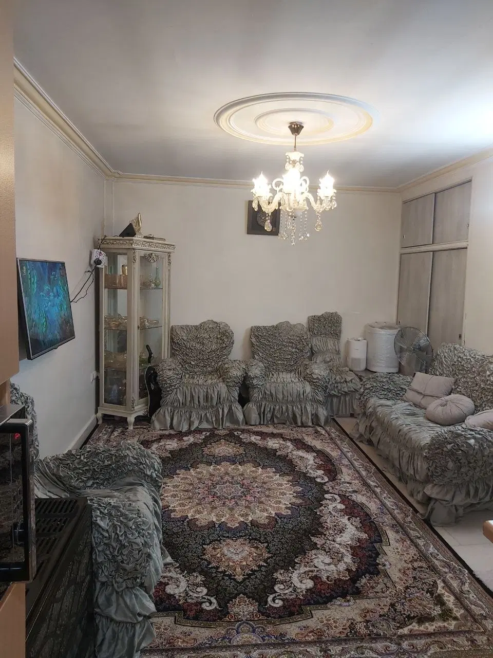 ۴۲ متر با پارکینگ و آسانسور _ خوش نقشه