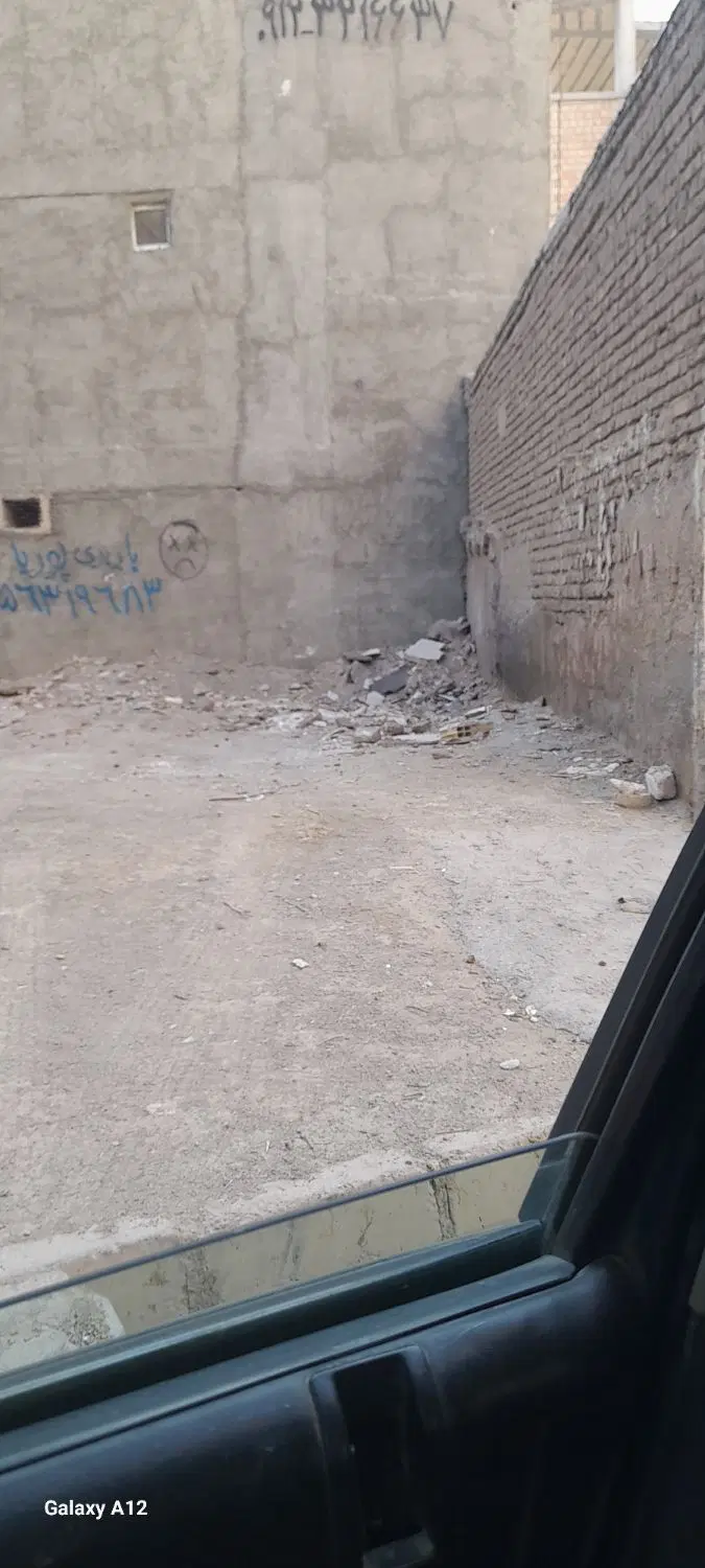 ۱۸۵ متر زمین داخل بافت