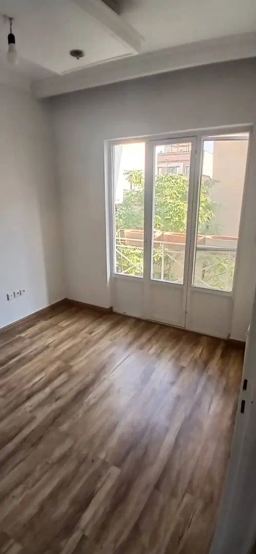 آپارتمان  ۸۲ متر  دو خواب  پونک