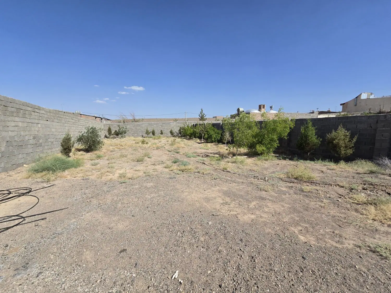 زمین حصارکشی شده اوراف