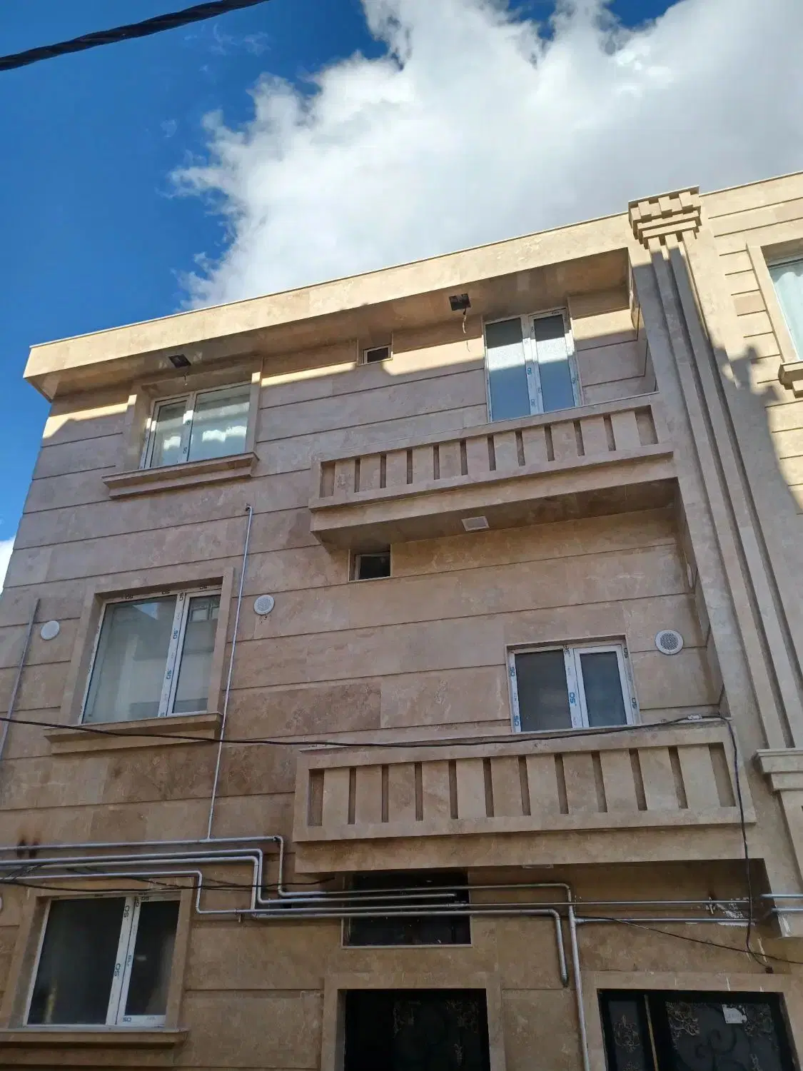 انباری ۱۰۰ متر خ استاد شهریار
